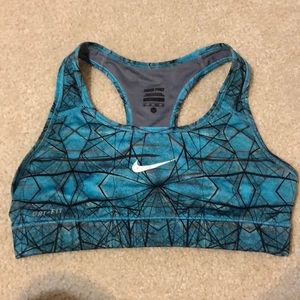 Extra-small Nike sports bra Camo design